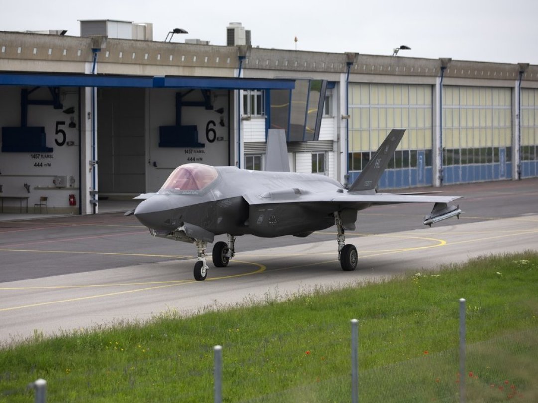 De son côté, le Conseil fédéral veut accélérer le processus d'achat du F-35.
