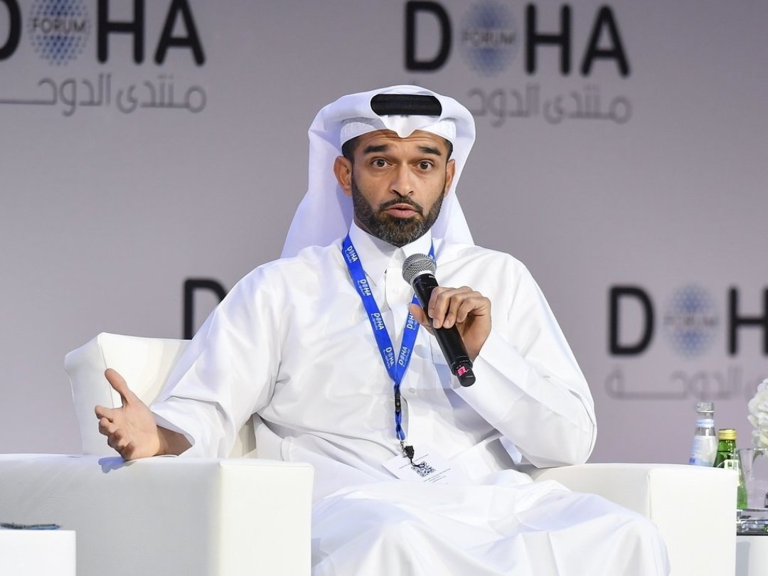 Hassan al-Thawadi, secrétaire général du Comité suprême pour la livraison et l’héritage, s'exprime lors du Forum de Doha, le 26 mars 2022.